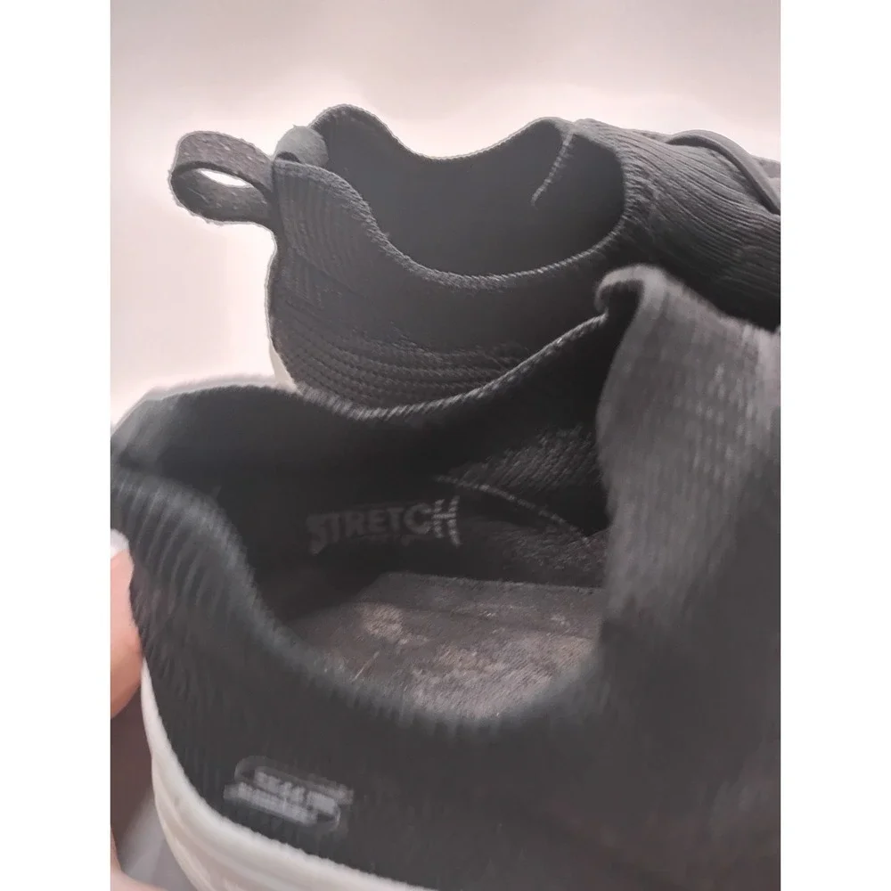 Skechers used